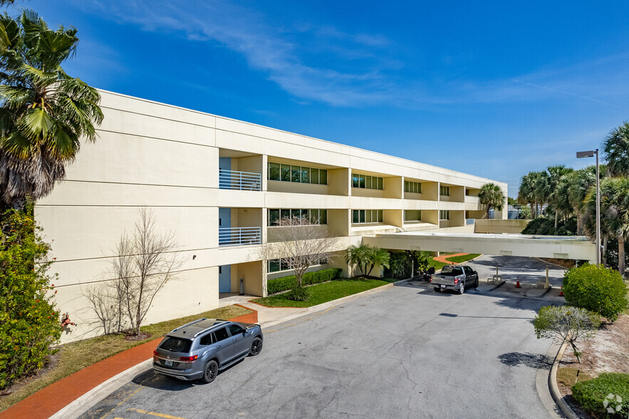 498 Palm Springs Dr, Altamonte Springs, FL en alquiler - Foto del edificio - Imagen 2 de 12