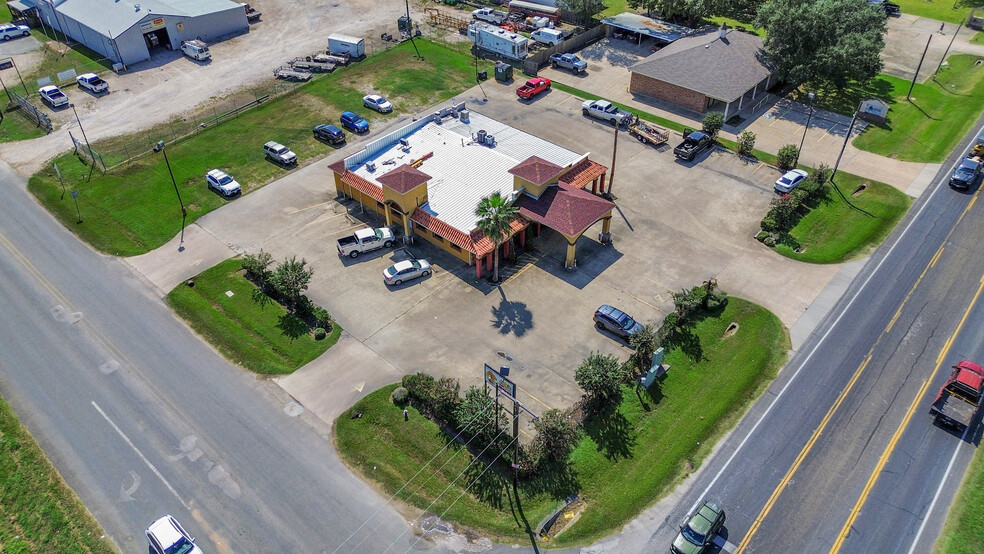 901 W Clayton St, Dayton, TX en venta - Foto del edificio - Imagen 1 de 13