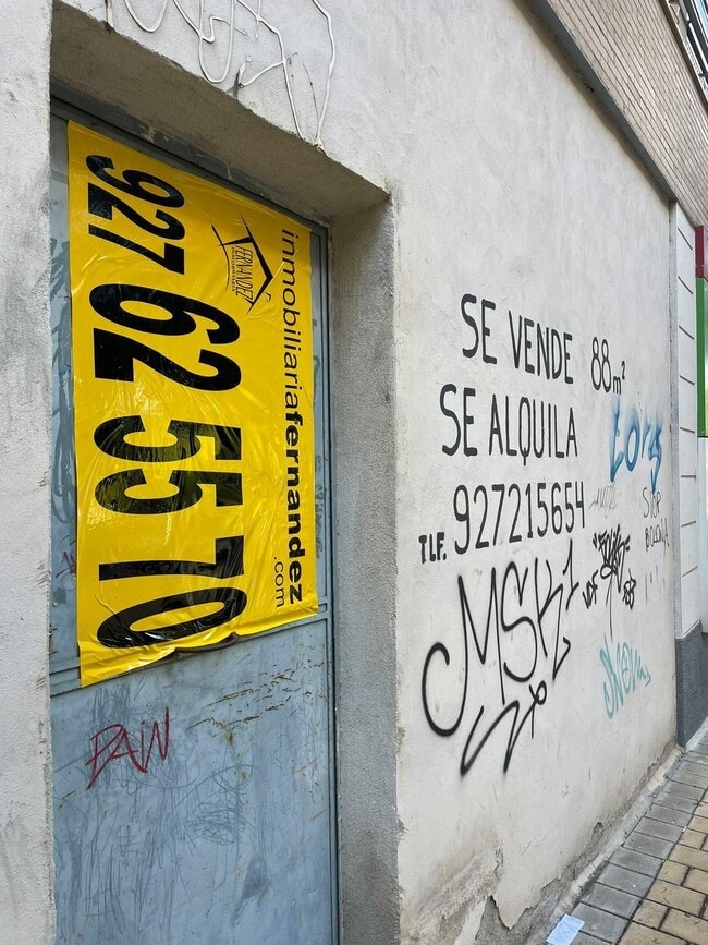 Más detalles de Calle Madre Isabel Larrañaga, Cáceres - Local en alquiler