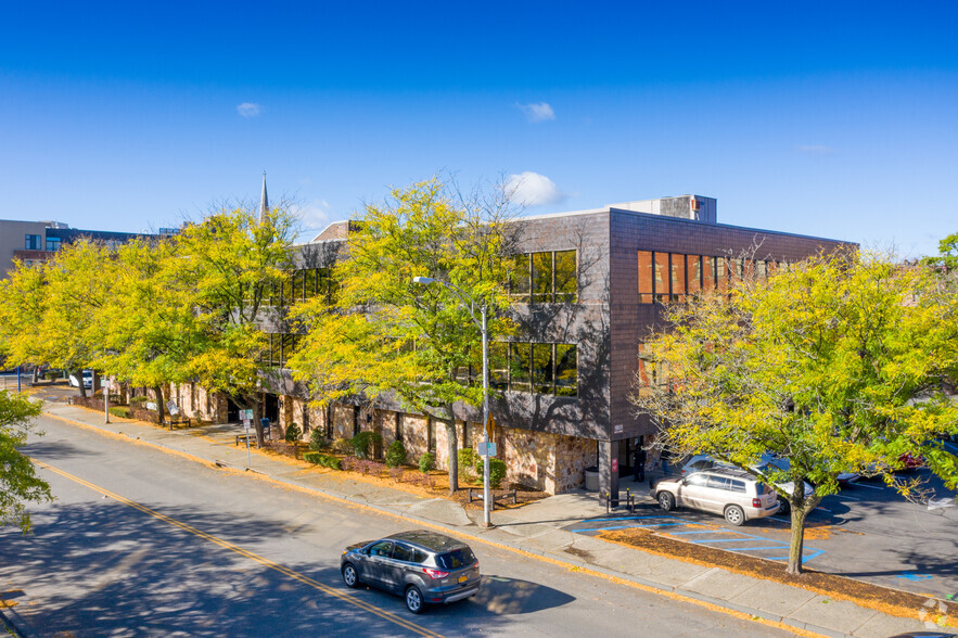 1801 6th Ave, Troy, NY en alquiler - Foto del edificio - Imagen 3 de 8