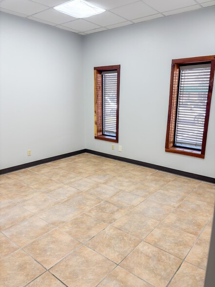 116 Commercial Pl, Schertz, TX en venta - Foto del interior - Imagen 3 de 9