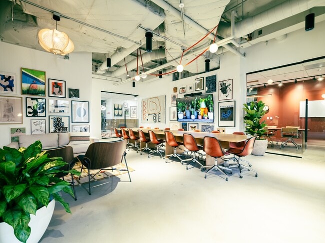 Más detalles de 9840-9850 N Central Expy, Dallas, TX - Coworking en alquiler