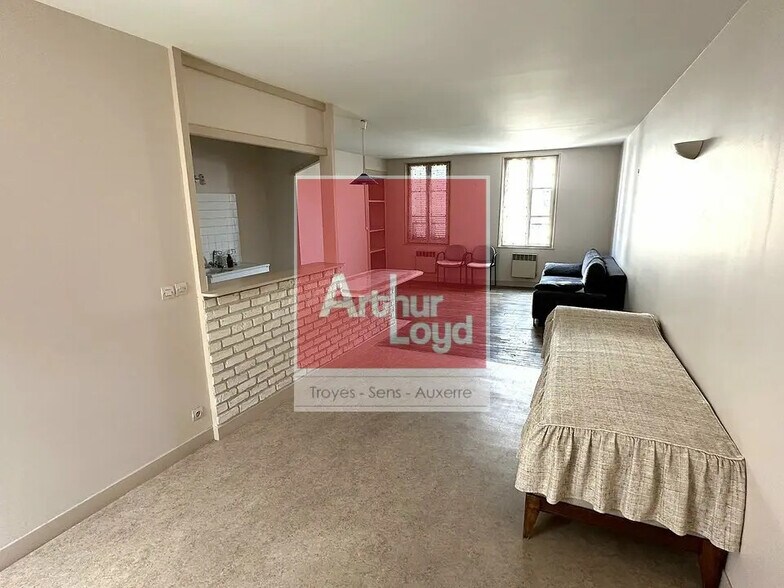 Local en Troyes en venta - Foto del interior - Imagen 2 de 2