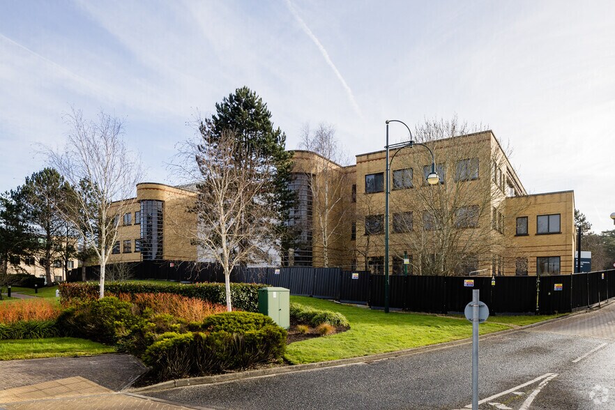 1 Lakeside Rd, Farnborough en alquiler - Foto principal - Imagen 1 de 8
