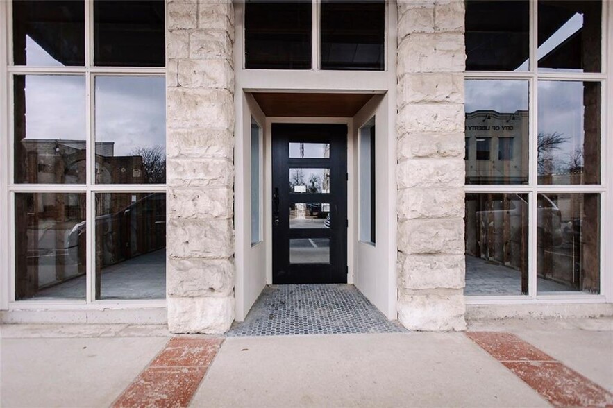 923 Main St, Liberty Hill, TX en venta - Foto del edificio - Imagen 3 de 12