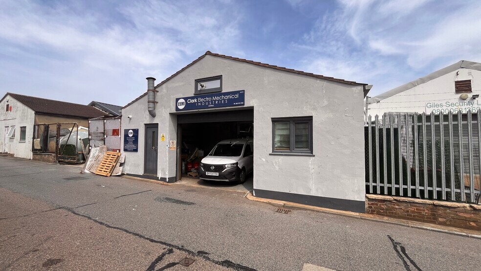 Bowlers Croft, Basildon en alquiler - Foto del edificio - Imagen 2 de 2