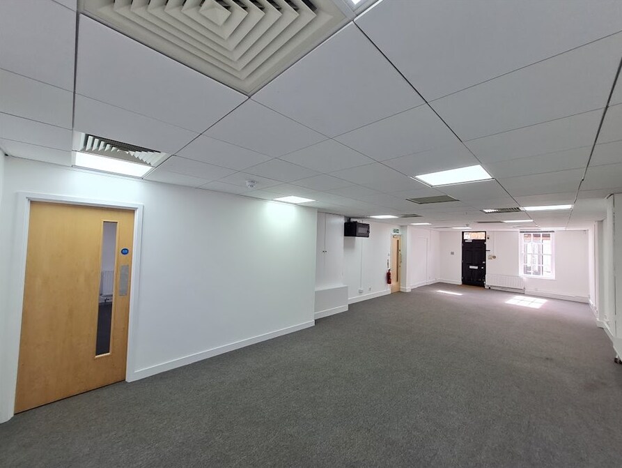 5-6 Church St, Twickenham en venta Foto del interior- Imagen 1 de 3