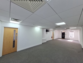 5-6 Church St, Twickenham en venta Foto del interior- Imagen 1 de 3