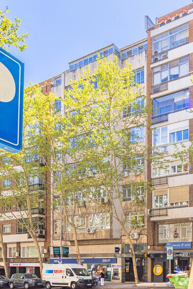 Calle de Ríos Rosas, 44, Madrid, Madrid en alquiler - Foto del edificio - Imagen 2 de 2