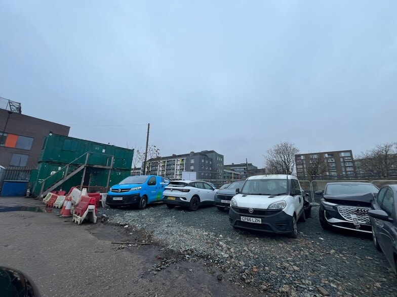 Land On The North East Side Land On The North East Side Twelvetrees Crescent, London en alquiler - Foto del edificio - Imagen 2 de 9