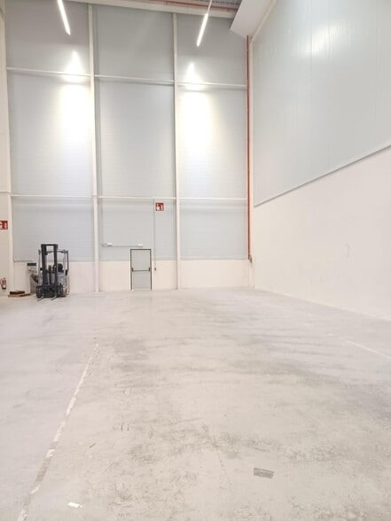 Nave en Dos Hermanas en alquiler - Foto del edificio - Imagen 2 de 10