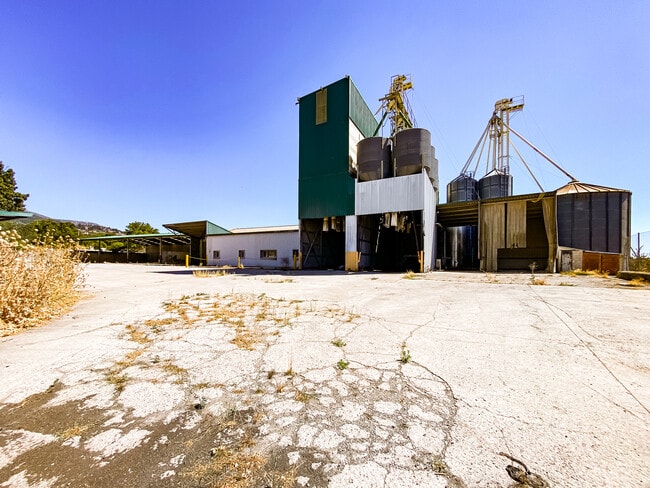 Más detalles de Polígono 21, 27, Miraflores de la Sierra - Nave en venta