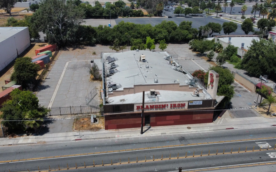 304 S E St, San Bernardino, CA en venta - Foto del edificio - Imagen 2 de 12