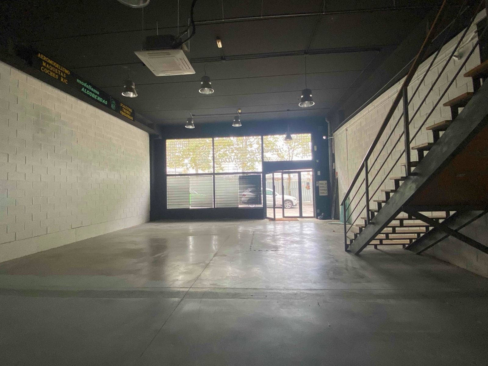 Local en San Sebastián de los Reyes, Madrid en alquiler Foto del interior- Imagen 1 de 9