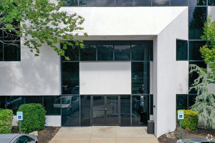 738 Smithtown Byp, Smithtown, NY en alquiler - Foto del edificio - Imagen 3 de 4