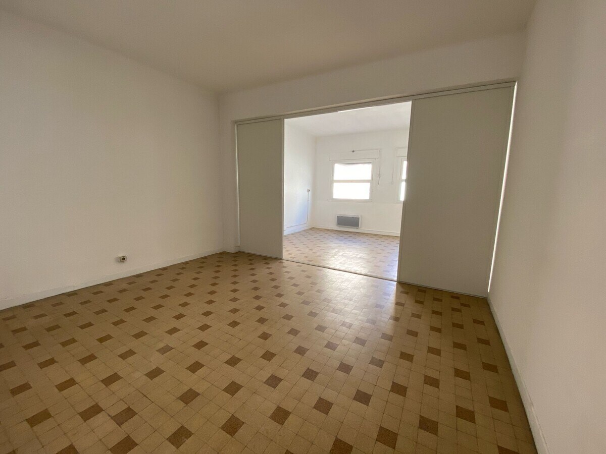 Rue Edmond Dantes, Marseille, BDR 13004 - - - Foto del interior - Image 2 of 6