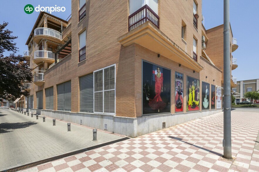 Local en Albolote en venta - Foto del edificio - Imagen 3 de 20
