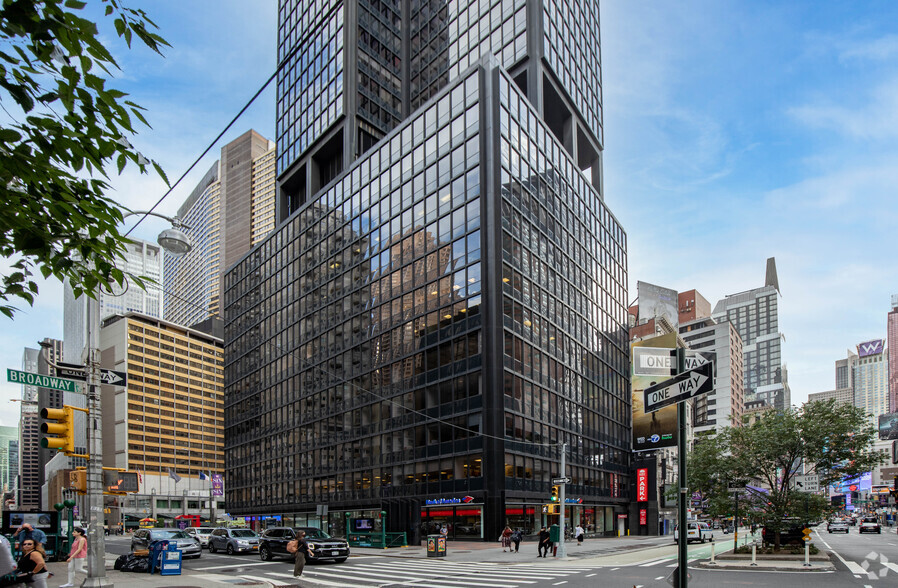 810 Seventh Ave, New York, NY en alquiler - Foto del edificio - Imagen 3 de 9