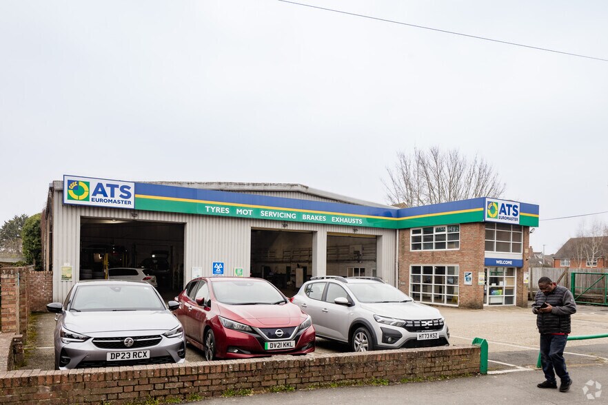 30 Queens Rd, Newbury en venta - Foto del edificio - Imagen 2 de 2