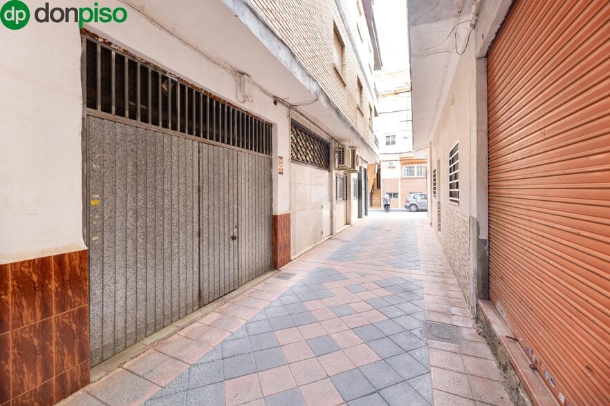 Calle Vizcaya, 13, Armilla, Granada en venta - Foto del edificio - Imagen 2 de 19