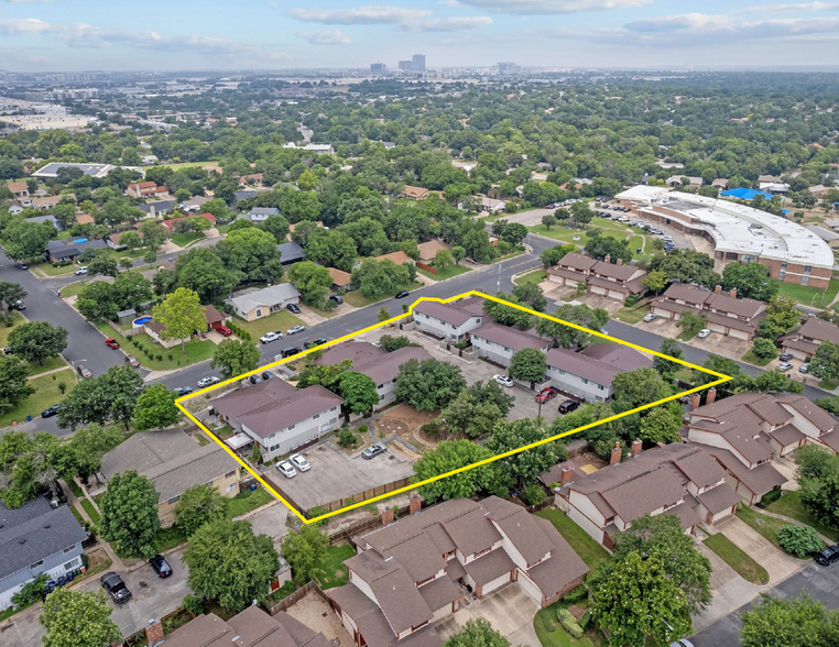 8905 Tronewood Dr, Austin, TX en venta - Foto del edificio - Imagen 2 de 26