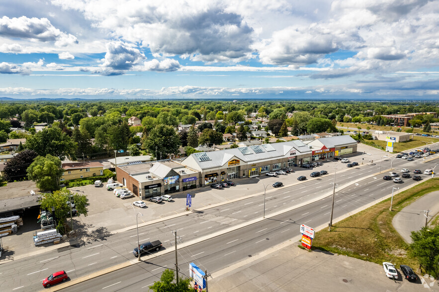 511-523 Boul Curé-Labelle, Laval, QC en venta - Vista aérea - Imagen 2 de 5