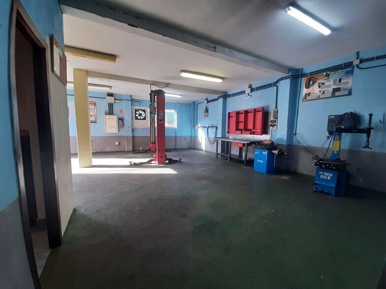 Local en Vigo, Pontevedra en venta - Foto del edificio - Imagen 3 de 44