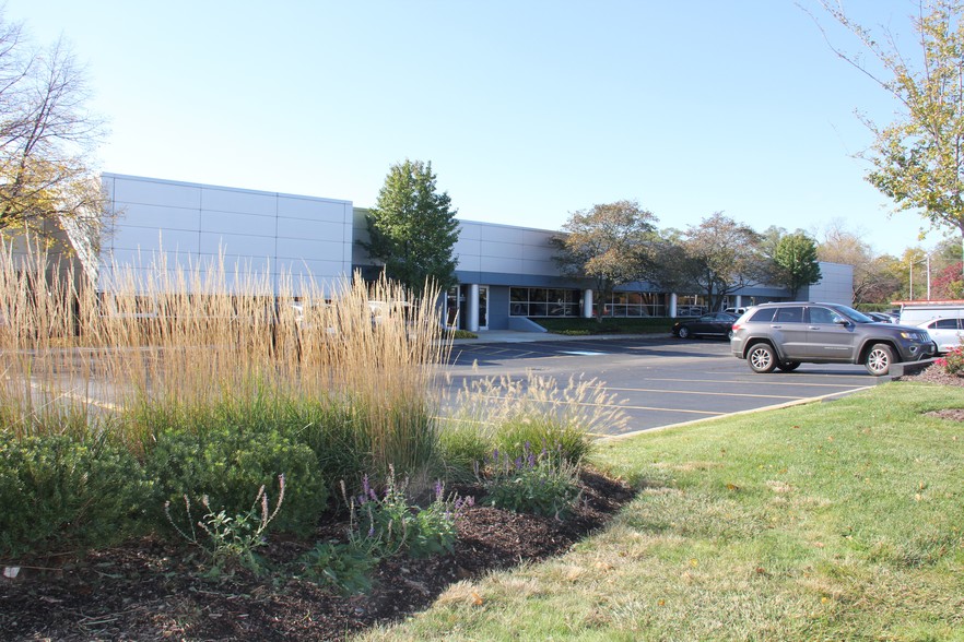 1935-1955 Techny Rd, Northbrook, IL en alquiler - Foto del edificio - Imagen 3 de 13