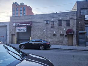 37-16 13th St, Long Island City, NY en alquiler Foto del edificio- Imagen 2 de 7