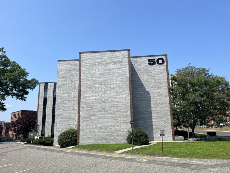 50 Maple St, Springfield, MA en alquiler - Foto del edificio - Imagen 1 de 26