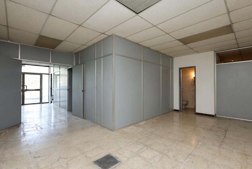 Edificio residencial en Santa Perpètua de Mogoda, Barcelona en venta - Foto del interior - Imagen 2 de 8