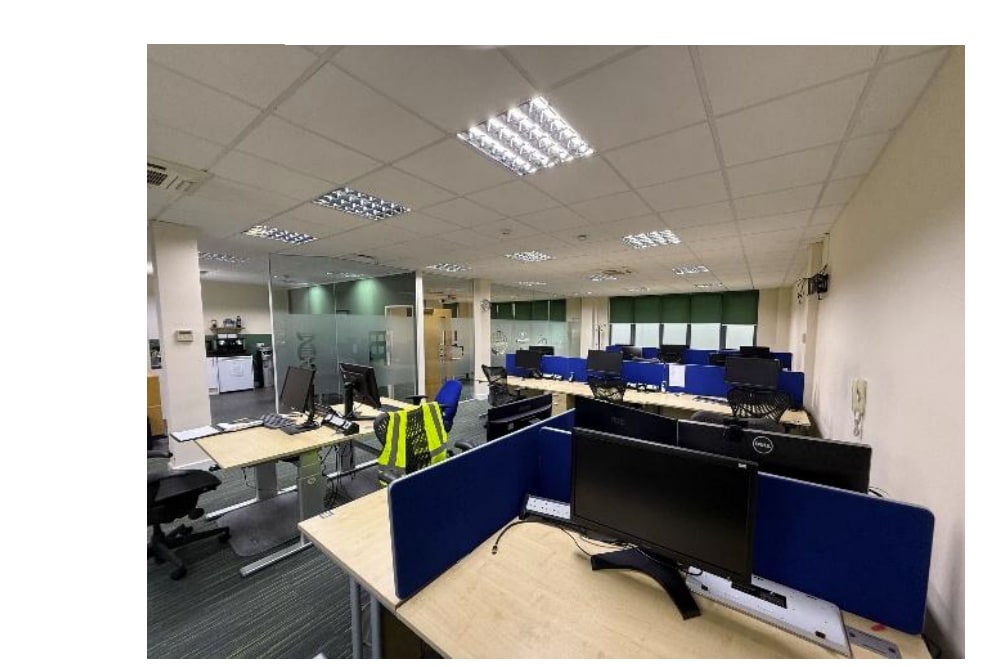 Unit 3 Bell Lane Office Village, Little Chalfont, Amersham, BKM HP6 6FA - Unidad 3 - - Foto del interior - Image 1 of 2