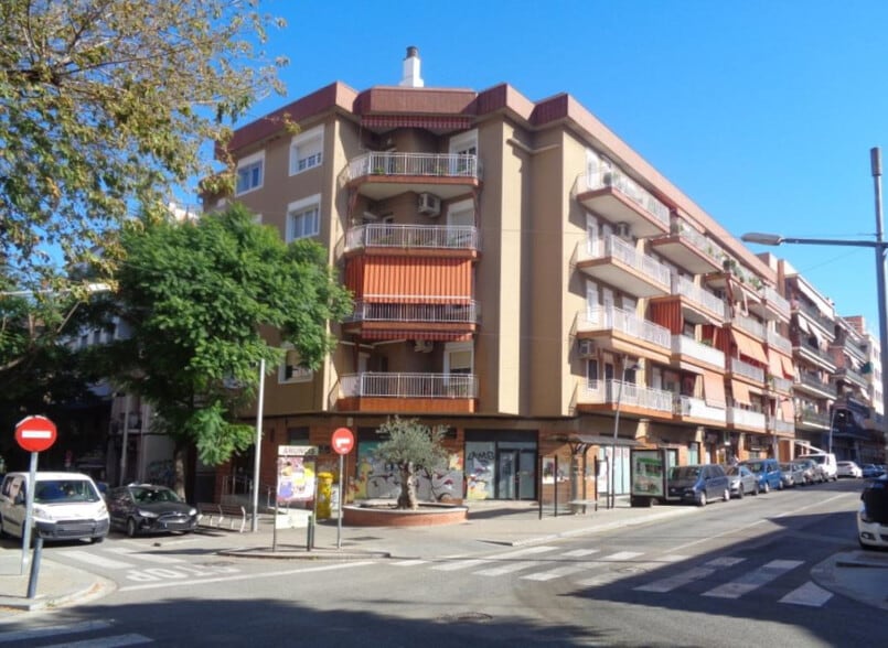 Edificio residencial en Ripollet, Barcelona en venta - Foto del edificio - Imagen 1 de 2