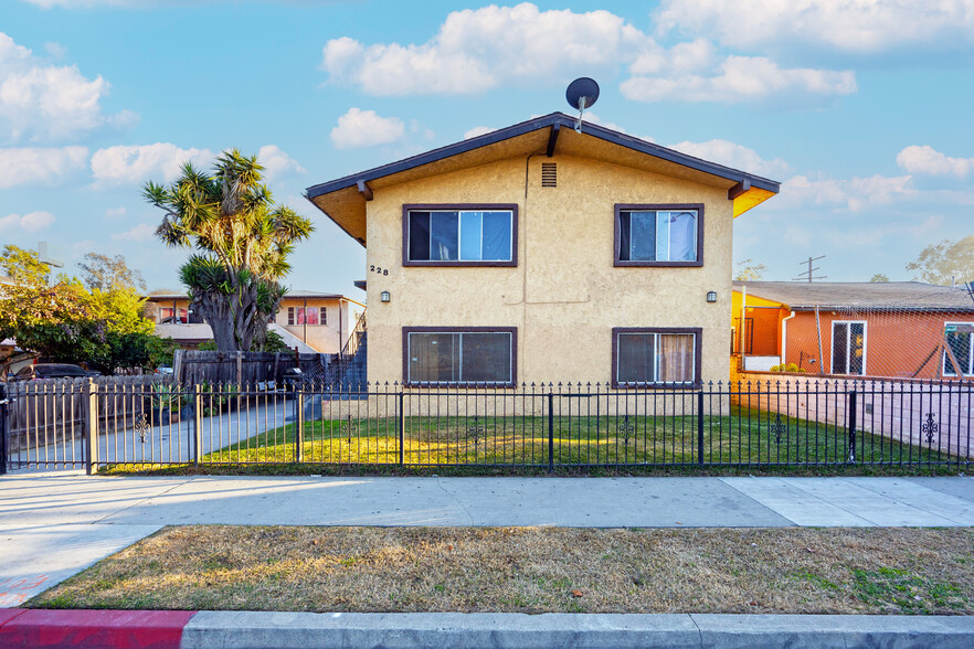 228 E Artesia Blvd, Long Beach, CA en venta - Foto del edificio - Imagen 2 de 4