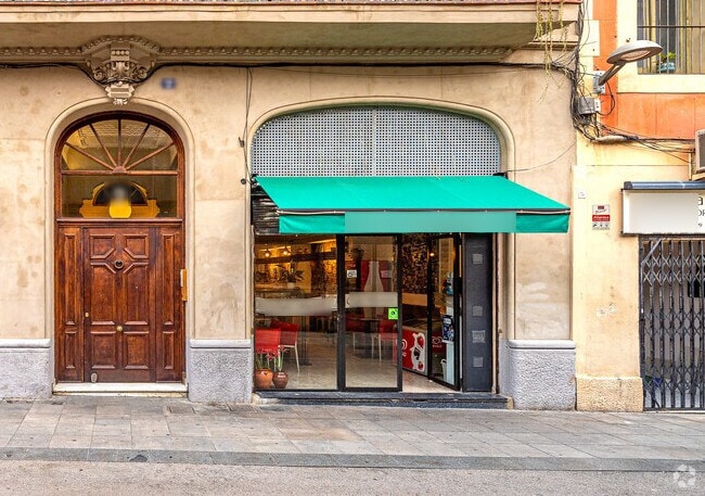 Barcelona, BAR 08012 -  -  - Foto del interior - Image 1 of 20