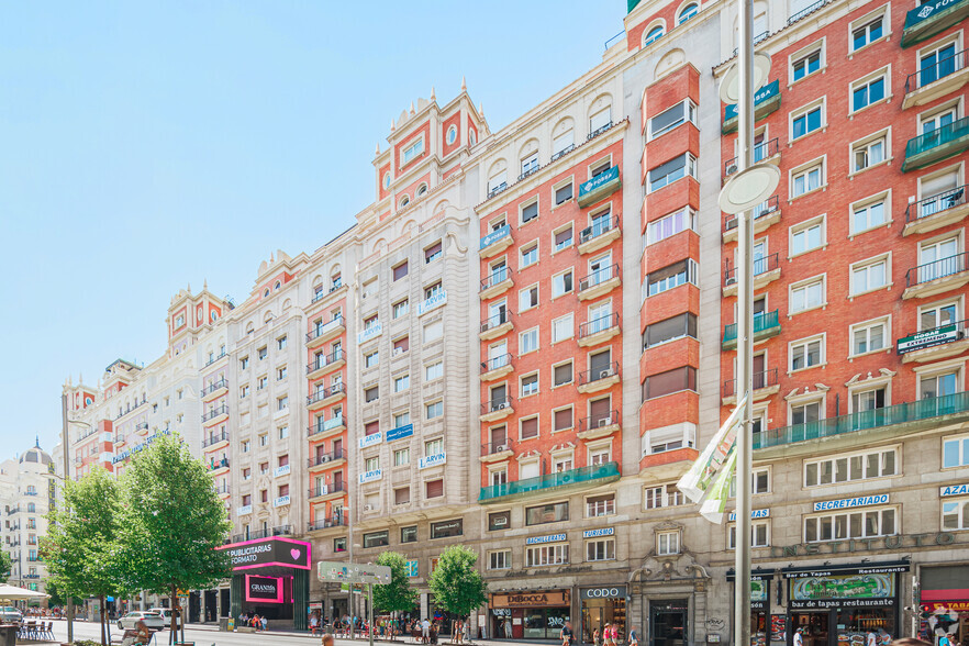 Calle Gran Vía, 57, Madrid, Madrid en alquiler - Foto del edificio - Imagen 3 de 10