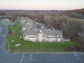 67 Federal Rd, Brookfield, CT en alquiler Foto del edificio- Imagen 1 de 1