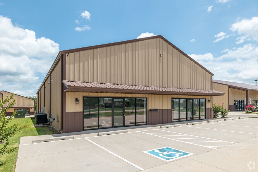 8810-8880 S Sunnylane Rd cartera de 7 inmuebles en venta en LoopNet.es - Foto del edificio - Imagen 3 de 27