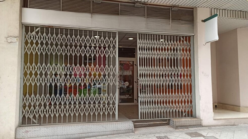 Local en Granada, Granada en alquiler - Foto del edificio - Imagen 2 de 49
