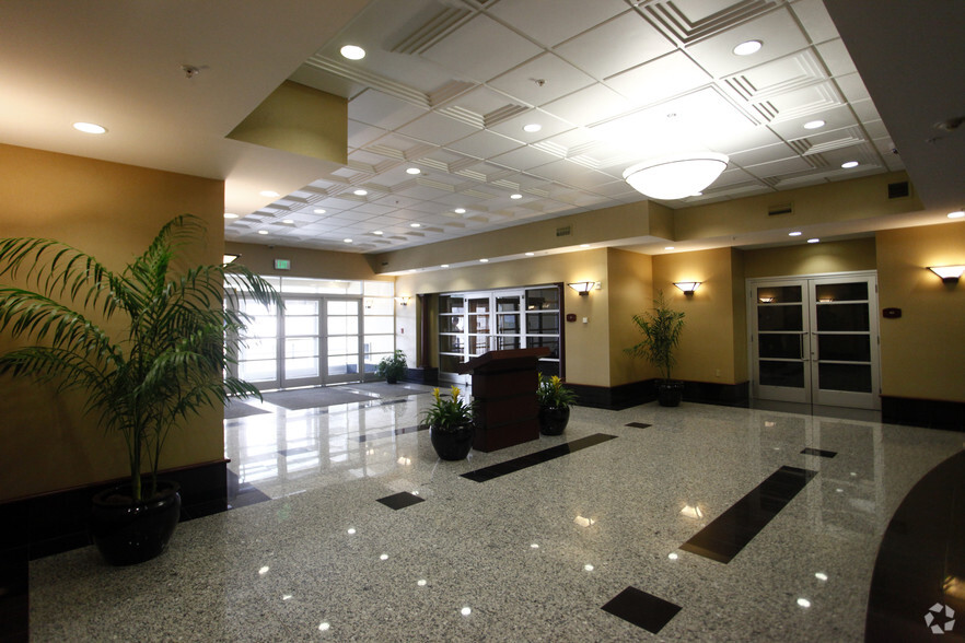 501 Fairmount Ave, Towson, MD en alquiler - Lobby - Imagen 2 de 3