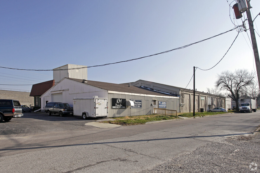 120-136 Iowa Ave, Belleville, IL en venta - Foto del edificio - Imagen 2 de 7