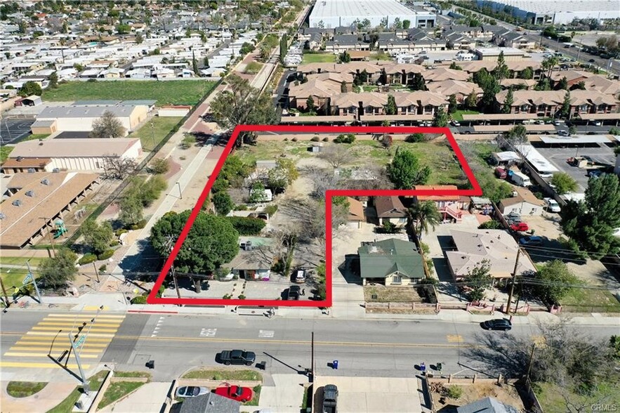 193 N Maple Ave, Fontana, CA en venta - Foto del edificio - Imagen 2 de 6