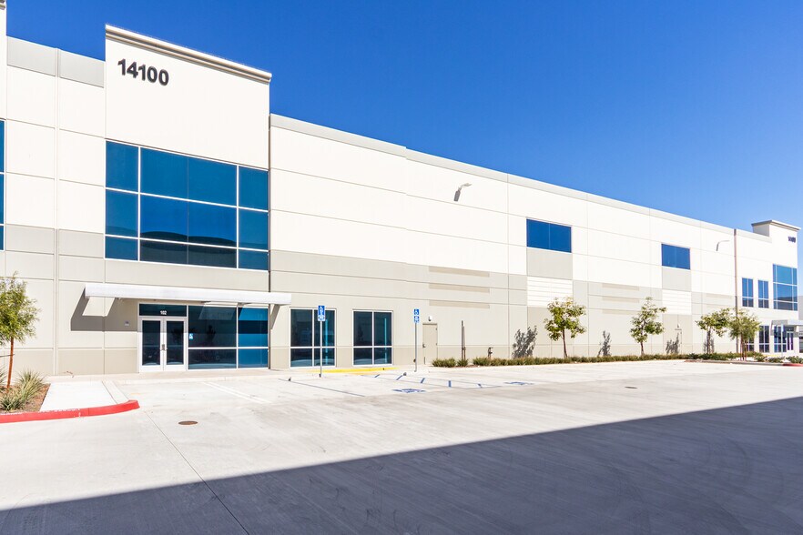 14100 Rebecca St, Moreno Valley, CA en alquiler - Foto del edificio - Imagen 3 de 8