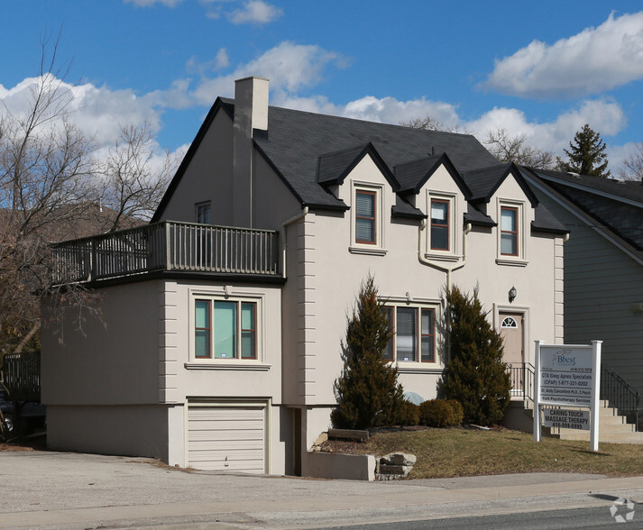 156 Sheppard Ave W, Toronto, ON en alquiler - Foto del edificio - Imagen 3 de 3