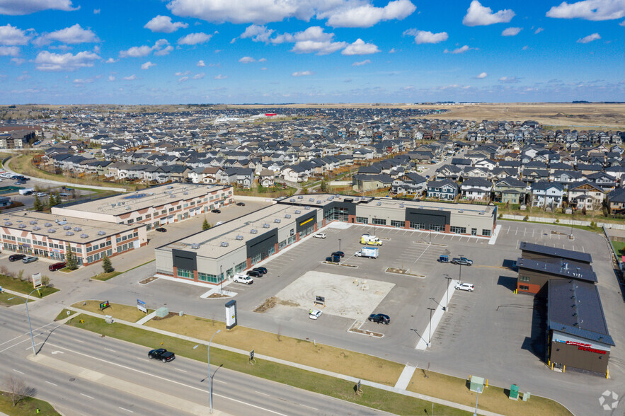 2920 Kingsview Blvd SE, Airdrie, AB en venta - Vista aérea - Imagen 2 de 5