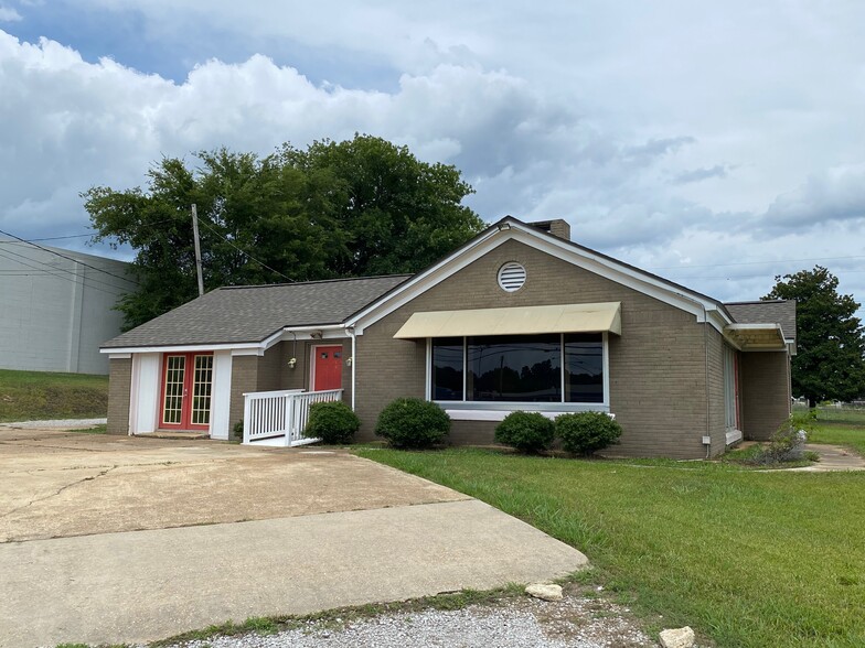 1811 S Gloster St, Tupelo, MS en alquiler - Foto principal - Imagen 1 de 8