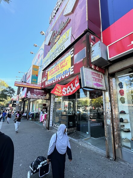 306 E Fordham Rd, Bronx, NY en alquiler - Foto del edificio - Imagen 3 de 5