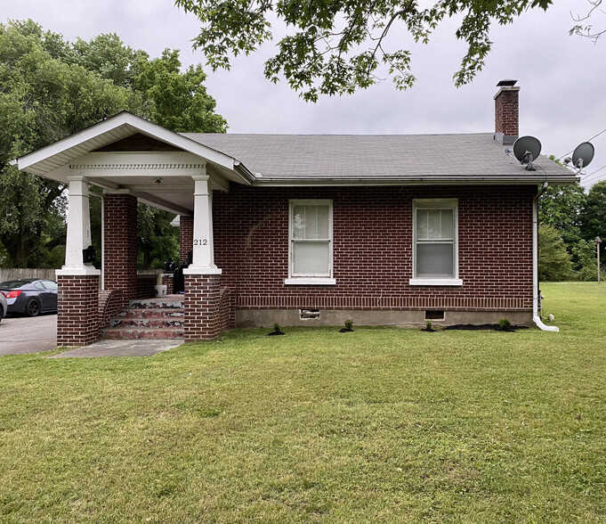 212 W End Ave, Dickson, TN en venta - Foto del edificio - Imagen 1 de 4