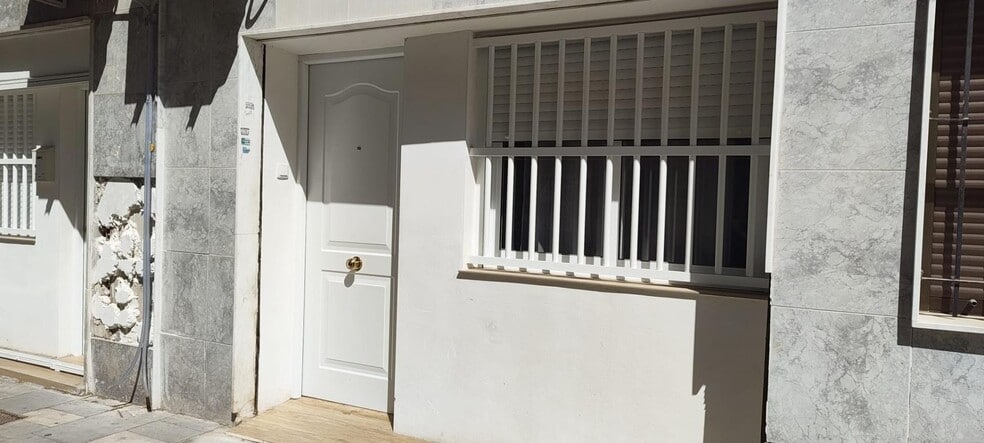 Local en Elche, Alicante en venta - Foto del edificio - Imagen 1 de 4