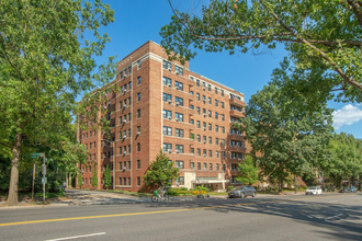 2929 Connecticut Ave NW, Washington, DC en alquiler Foto del edificio- Imagen 2 de 12